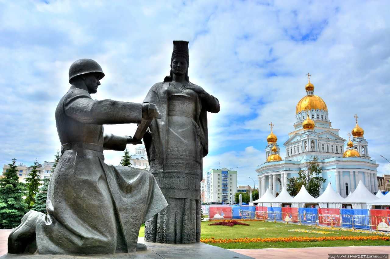 Город саранск мордовия. Республика Мордовия столица Саранск. Мордовия столица Республики Саранск достопримечательности. Памятники города Саранска город Саранск. Саранск Мордовия памятники.