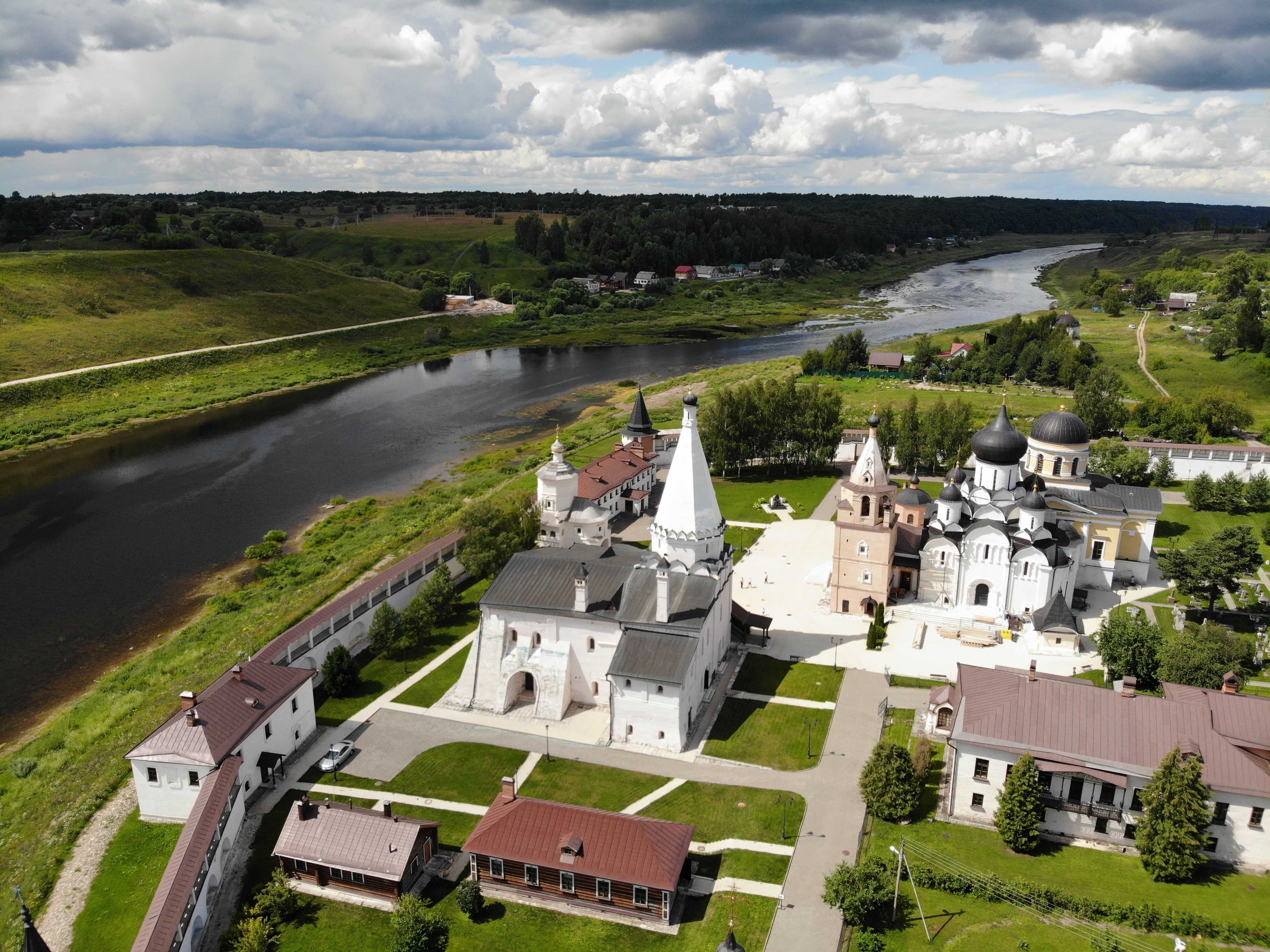 Старица фото монастыря. Старицкий монастырь Тверская область.