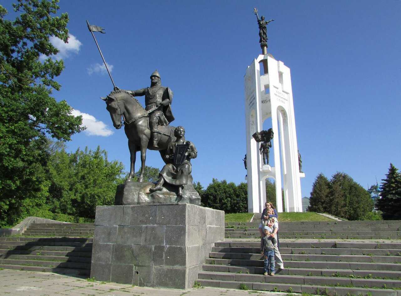Памятник Покровская гора Брянск