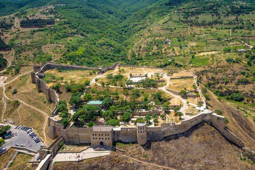 Дербентская крепость: история и достопримечательности (фото)