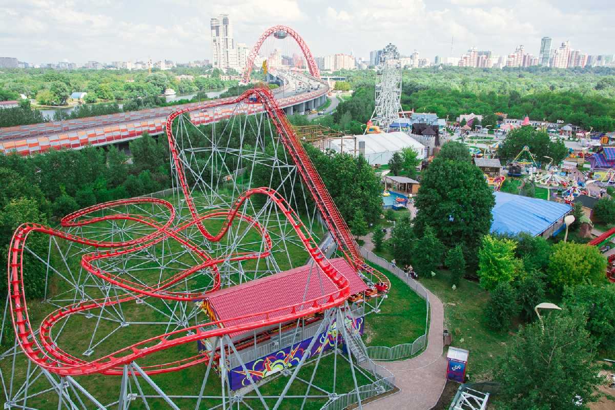 Самый большой парк для детей. Крылатское парк аттракционов. Парк аттракционов Крылатское Москва. Парк Крылатские холмы детские площадки. Парк Кунцево аттракционов.