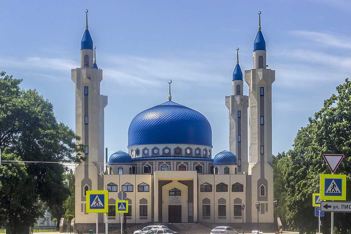 Майкоп красивее. Мечеть Адыгея Майкоп. Майкопская Соборная мечеть. Соборная мечеть в г. Майкоп. Мечеть экскурсия Майкоп.