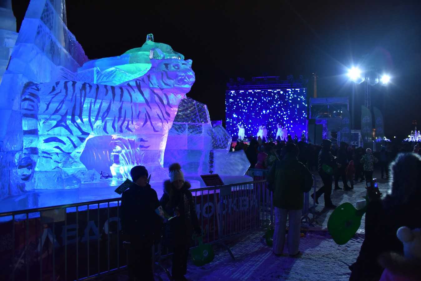Январь 2024 куда сходить. ВДНХ Ледовый городок. Ледовые фигуры в Москве сегодня. Интересные места в Москве для молодежи зимой. Интересные места в Москве для детей.