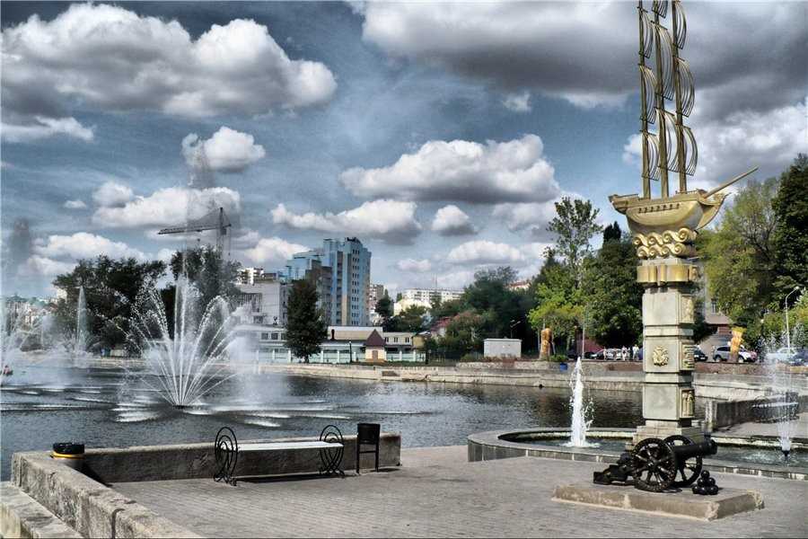 1 июля 2016 г. Комсомольский пруд Липецк. Комсомольский пруд город Липецк. Липецк фонтаны. Липецк город фонтанов.
