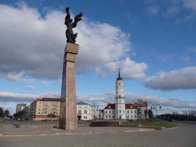 Площадь могилева. Могилёв Беларусь. Главная площадь Могилева. Могилев достопримечательности. Могилев памятники.