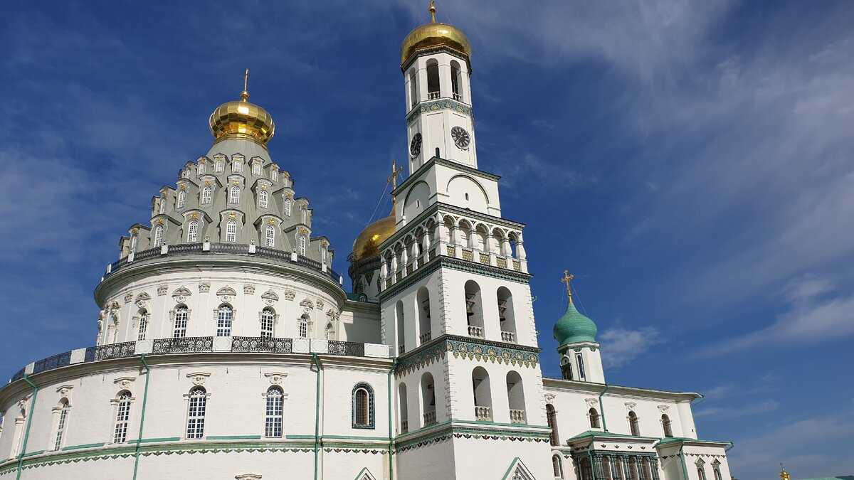 Создатели воскресенского собора в подмосковной истре повторяя план и размеры