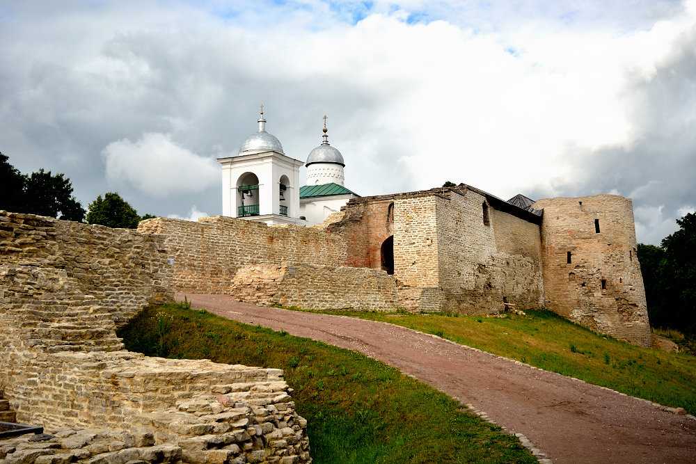 Изборск фото и достопримечательности