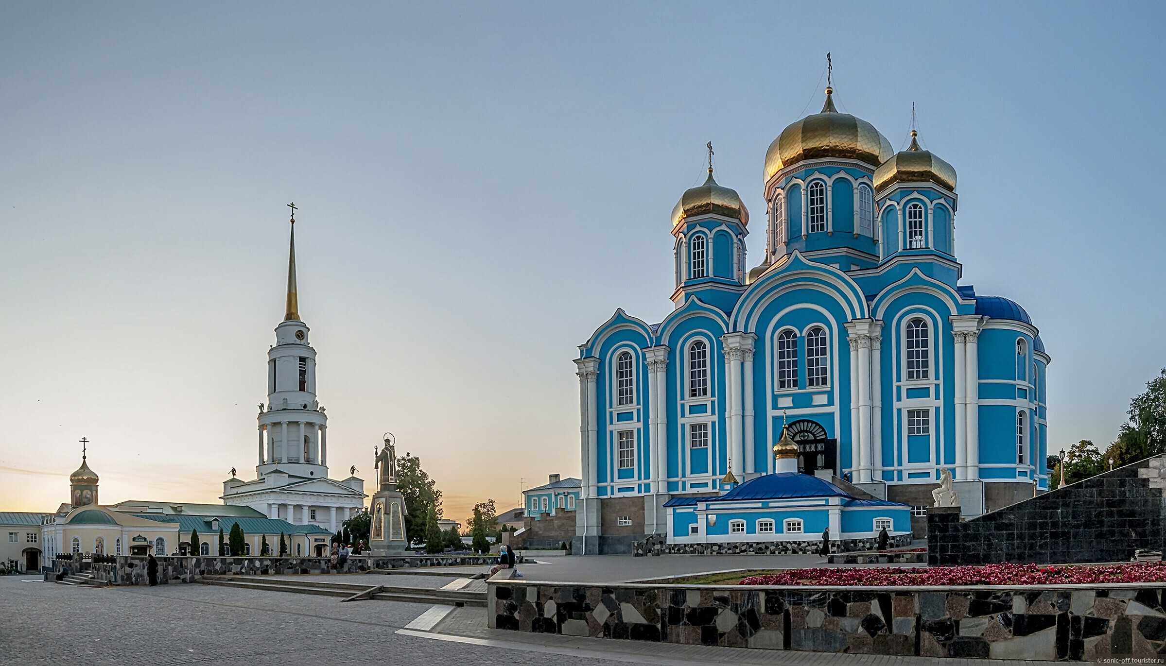 Задонский. Задонский монастырь Липецкая область. Задонский Рождество-Богородицкий монастырь. Рождественско-Богородицкий монастырь в Задонске.