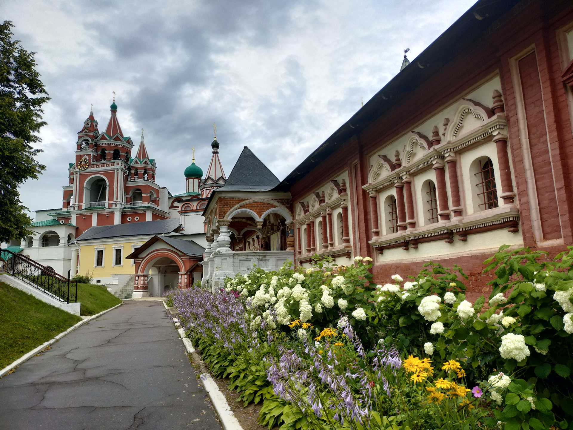 Сторожевский монастырь в Звенигороде