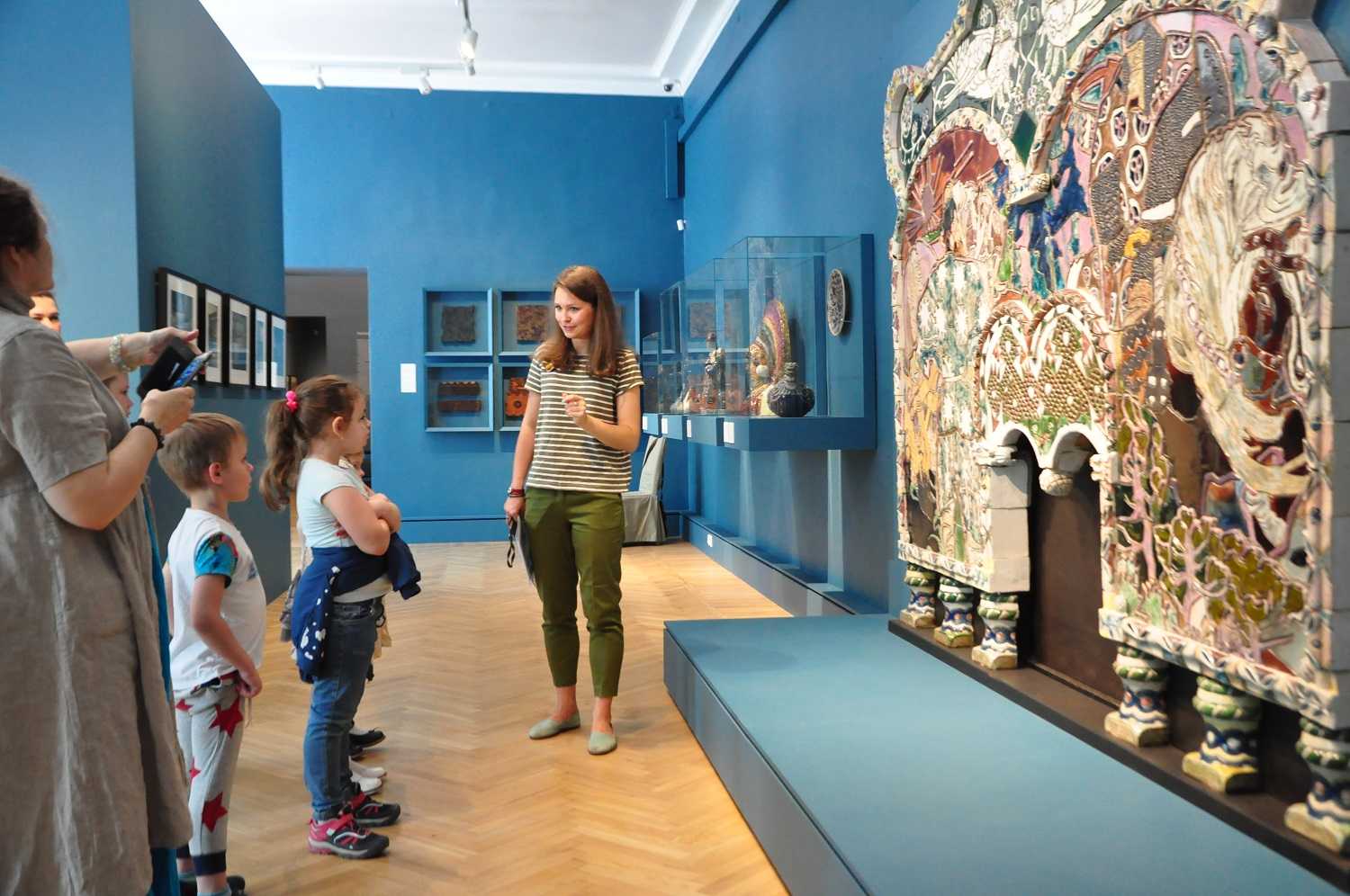 Дети на экскурсии в музее