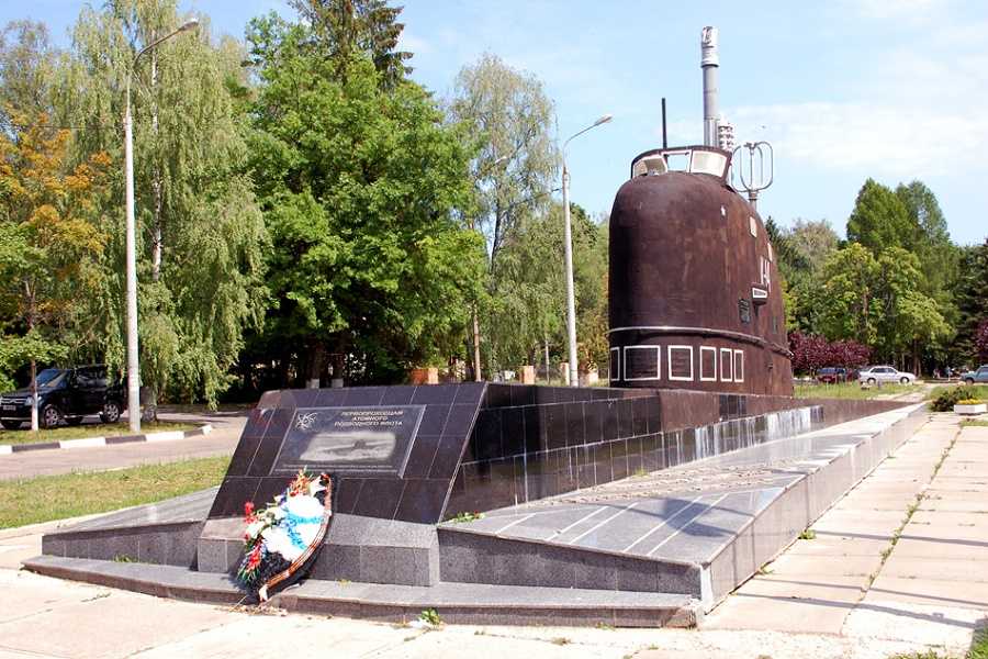 Обнинск д. Памятник подводной лодки в городе Обнинск. Обнинск памятник 