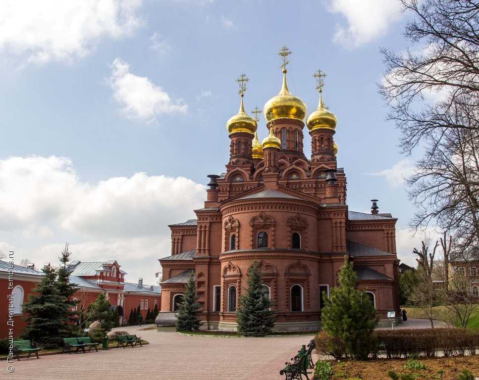 Адреса монастырей. Сергиев Посад Черниговский скит Черниговский собор. Гефсиманский собор Сергиевом Посаде. Церковь иконы Божией матери Черниговская-Гефсиманская, Сергиев Посад. Черниговский скит верхний храм Черниговской Богоматери.