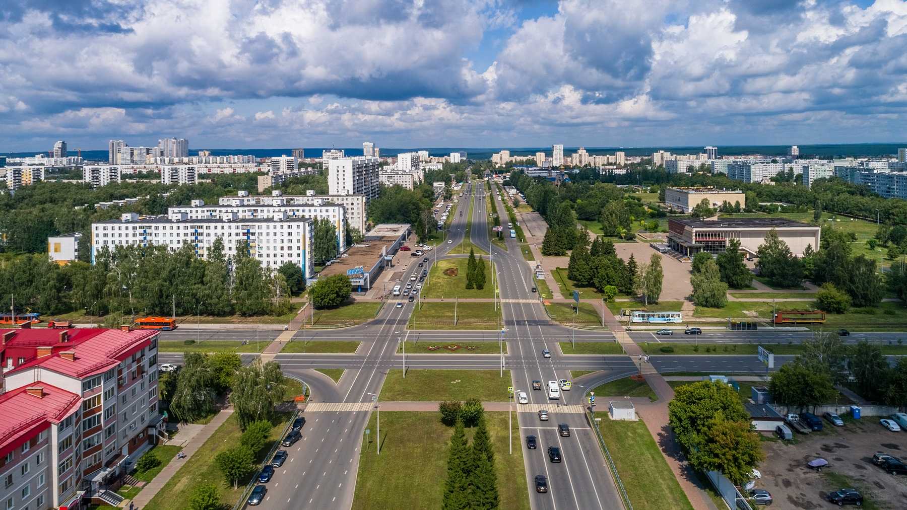 Набережные челны хабаровск. Набережные Челны улицы города. Набережные Челны Республика Татарстан. Набережные Челны центр города. Набережные Челны проспекты.