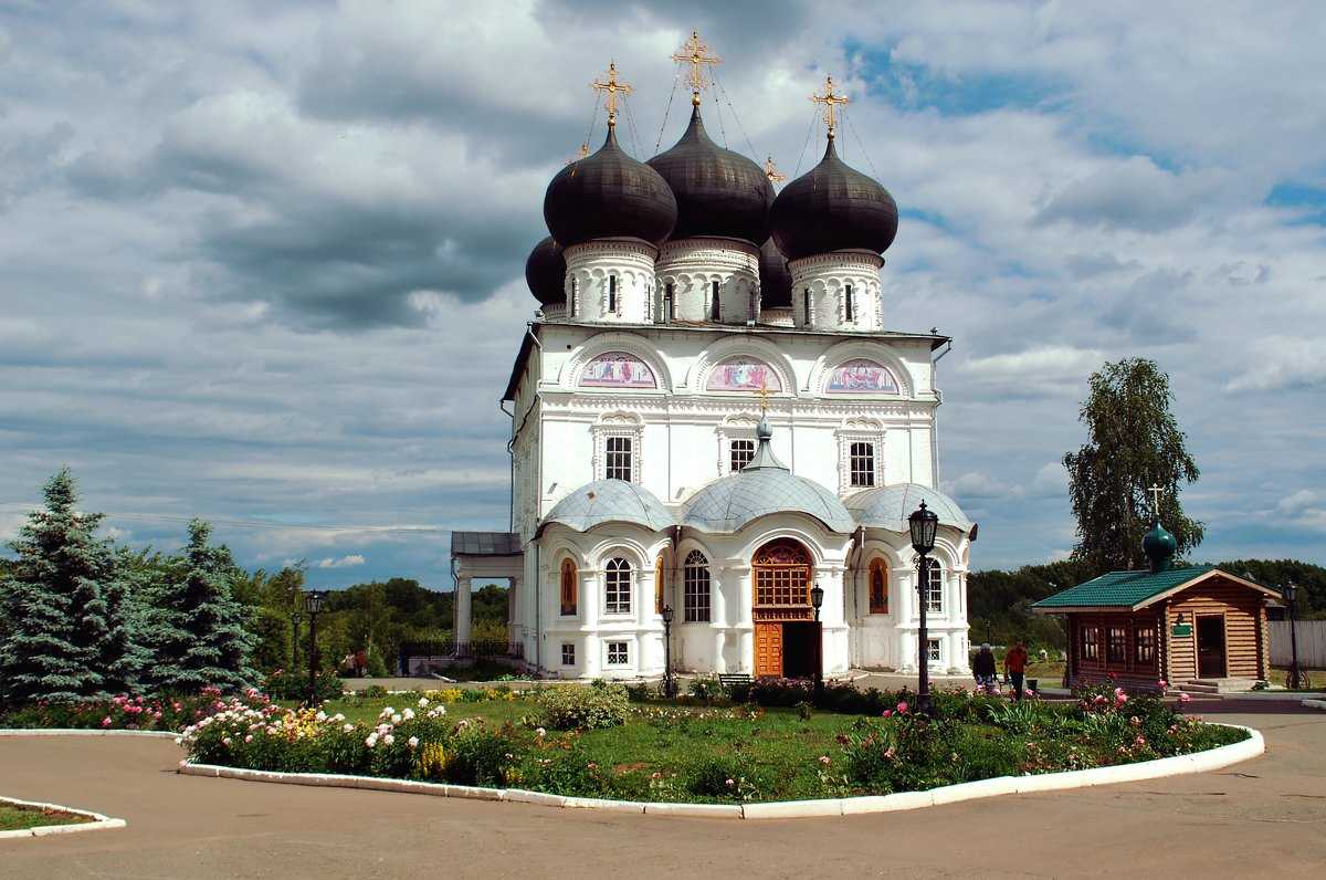 Свято Успенский Трифонов монастырь Киров