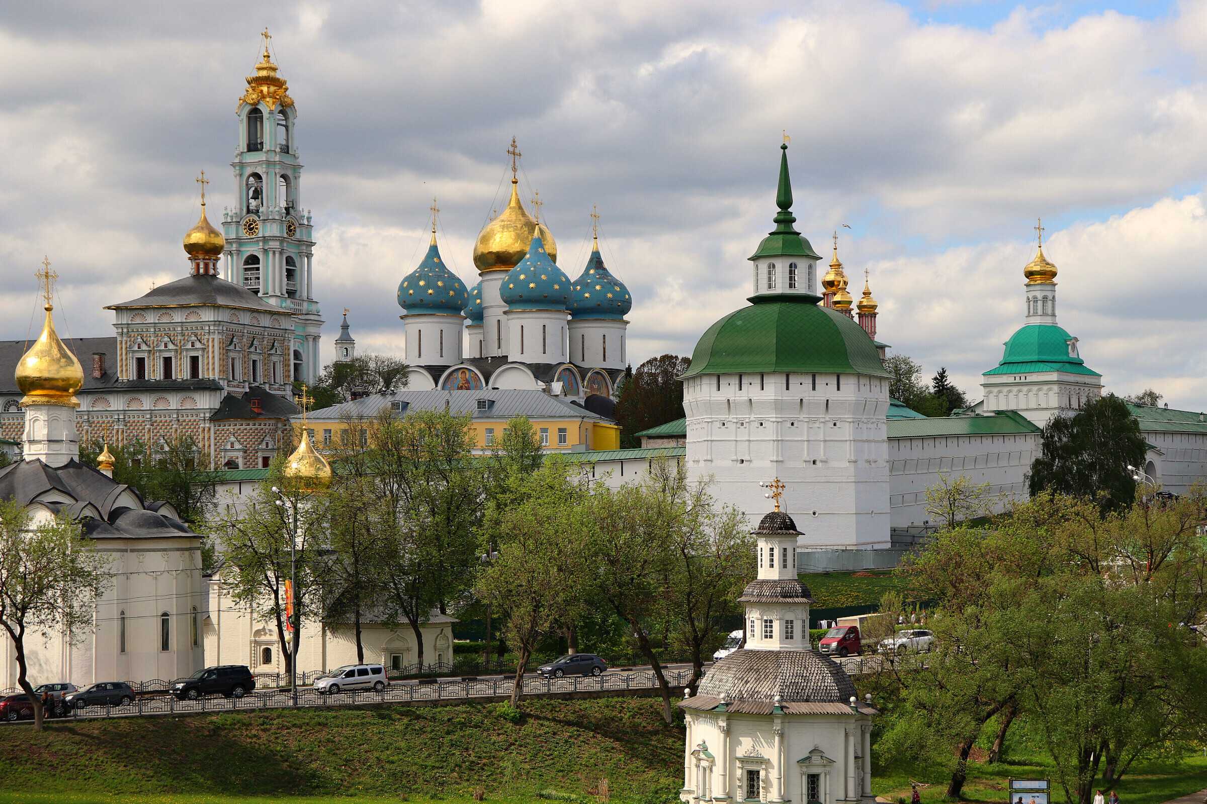 В каком городе лавра